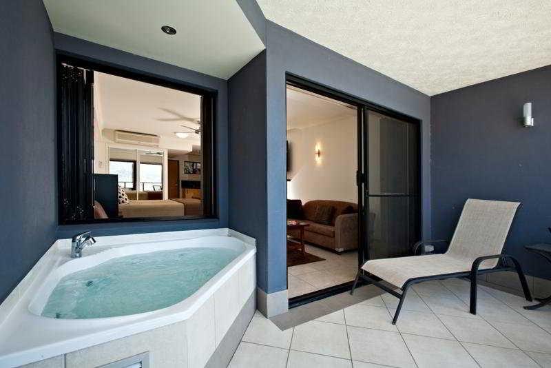 At Waterfront Whitsunday Retreat - Adults Only Airlie Beach Exterior foto