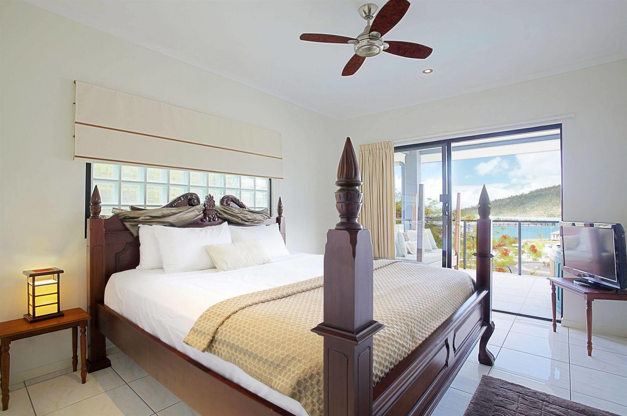 At Waterfront Whitsunday Retreat - Adults Only Airlie Beach Exterior foto