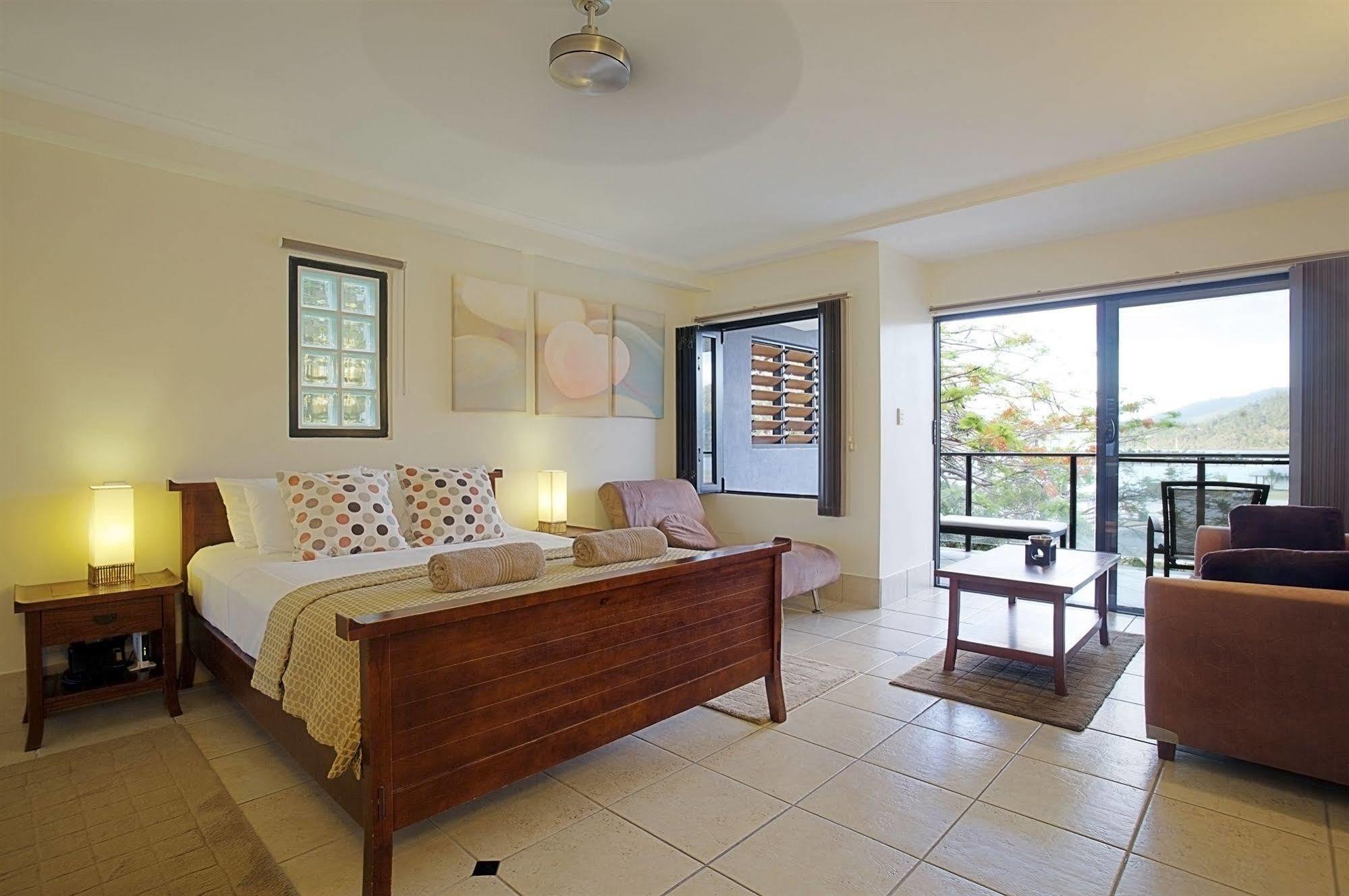 At Waterfront Whitsunday Retreat - Adults Only Airlie Beach Exterior foto
