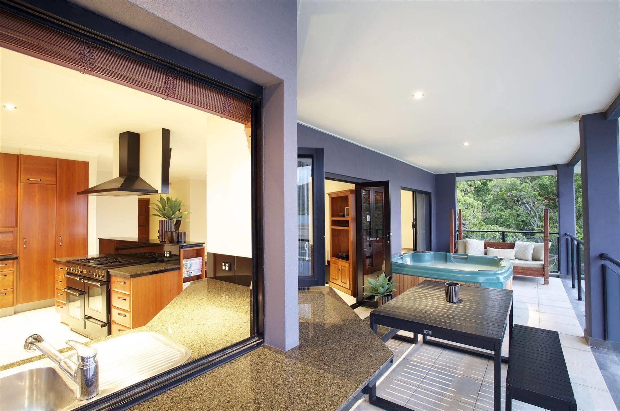 At Waterfront Whitsunday Retreat - Adults Only Airlie Beach Exterior foto